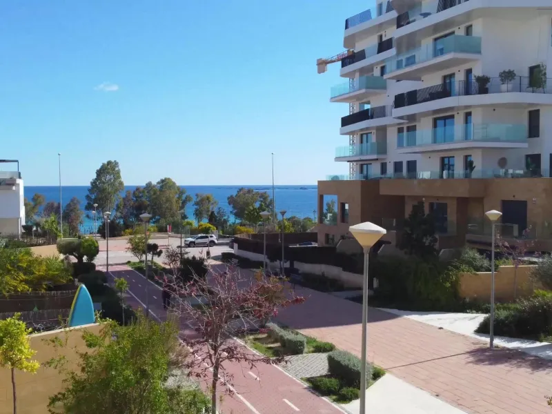 🌴 Luxury property by the sea!