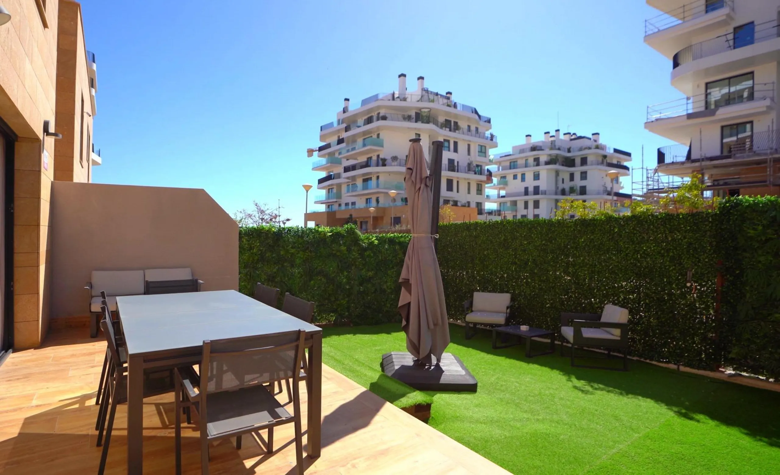 🌴 Luxury property by the sea!