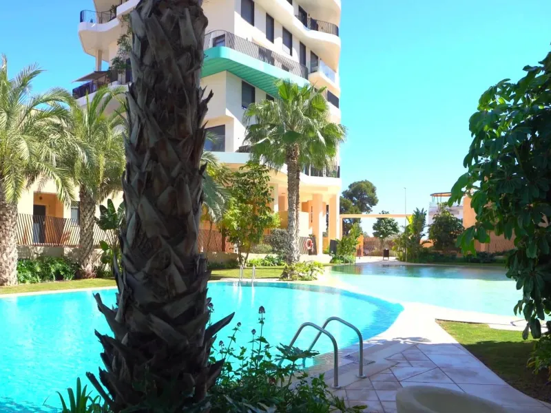 🌴 Luxury property by the sea!