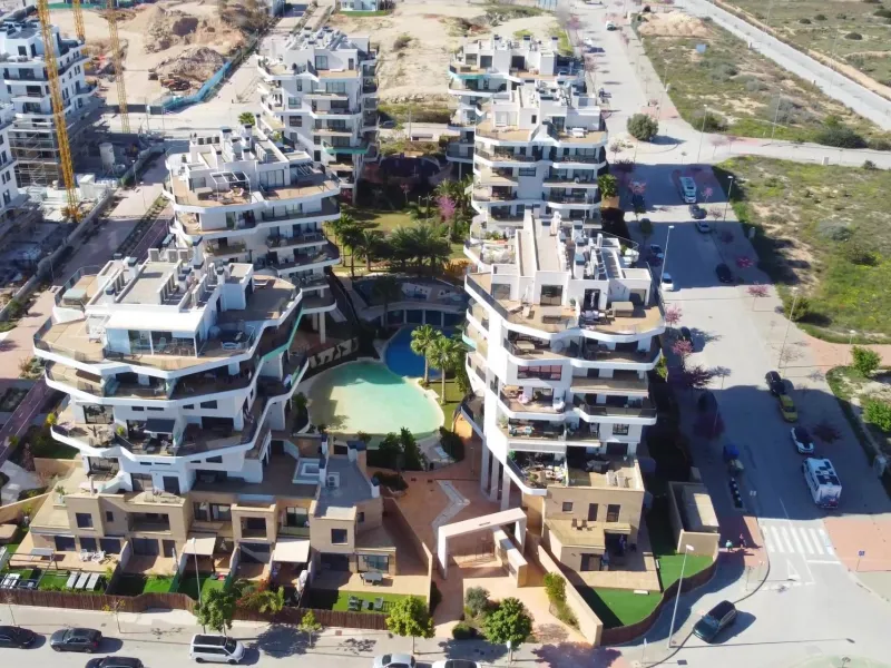 🌴 Luxury property by the sea!