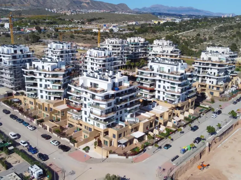 🌴 Luxury property by the sea!