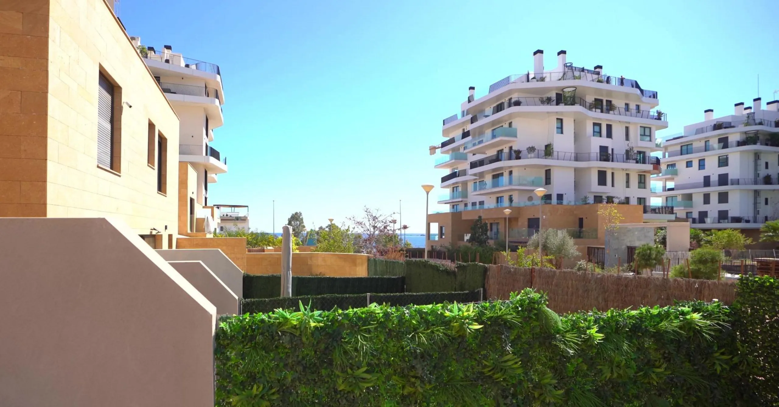 🌴 Luxury property by the sea!