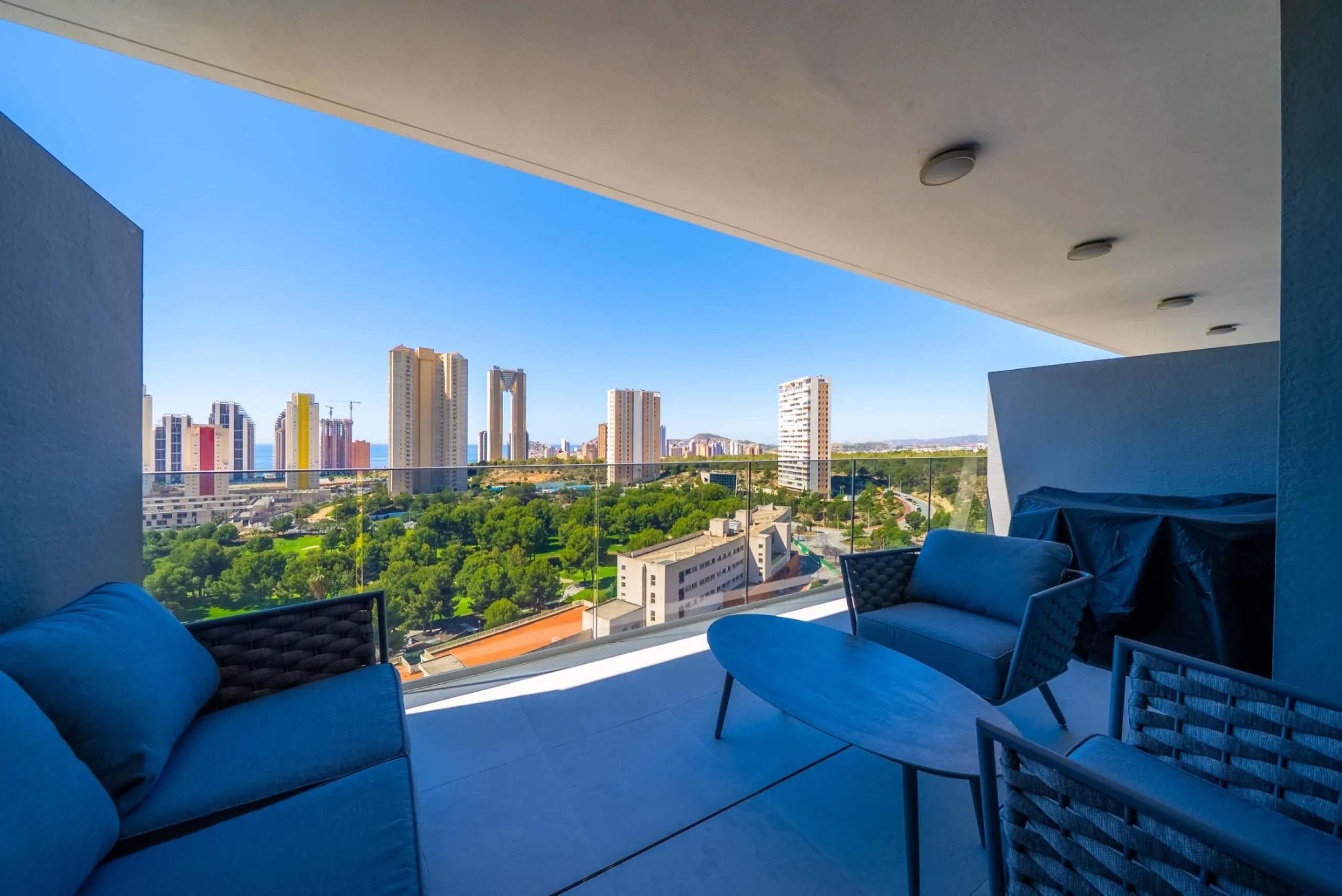 Spacious 2-Bedroom Apartment in the Eagle Tower Complex