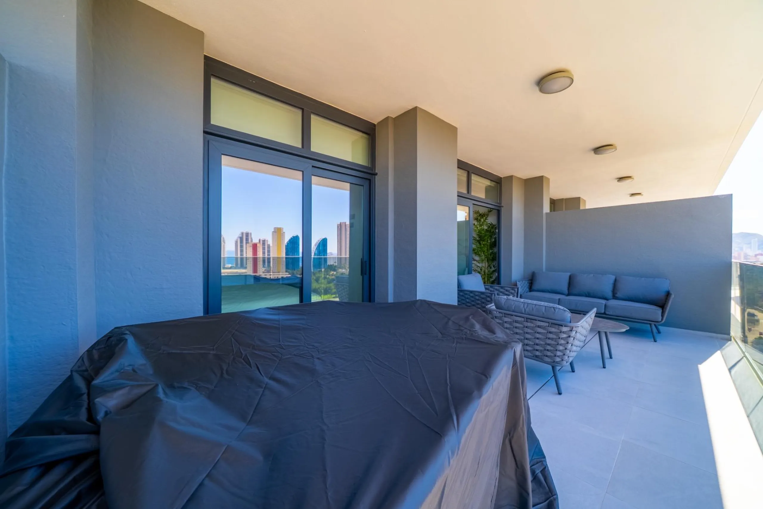 Spacious 2-Bedroom Apartment in the Eagle Tower Complex