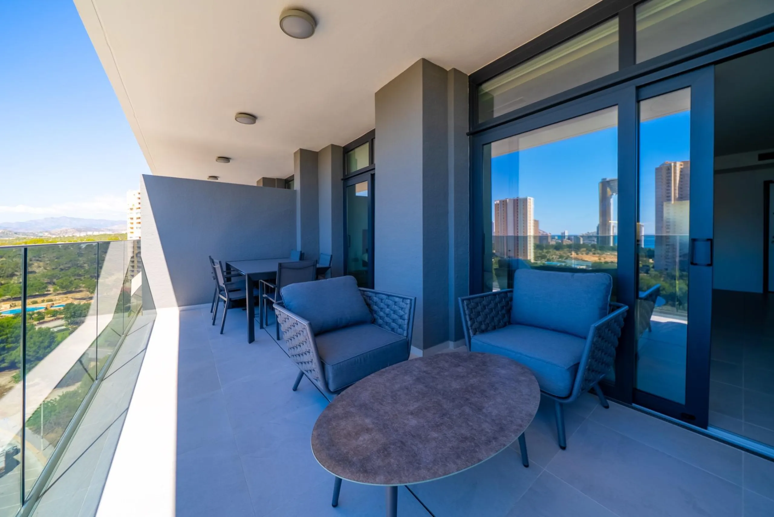 Spacious 2-Bedroom Apartment in the Eagle Tower Complex