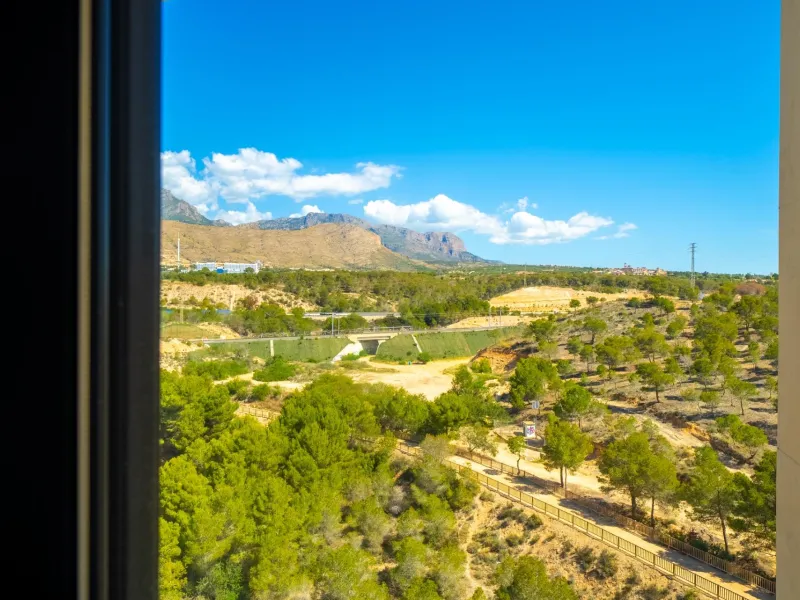 Spacious 2-Bedroom Apartment in the Eagle Tower Complex