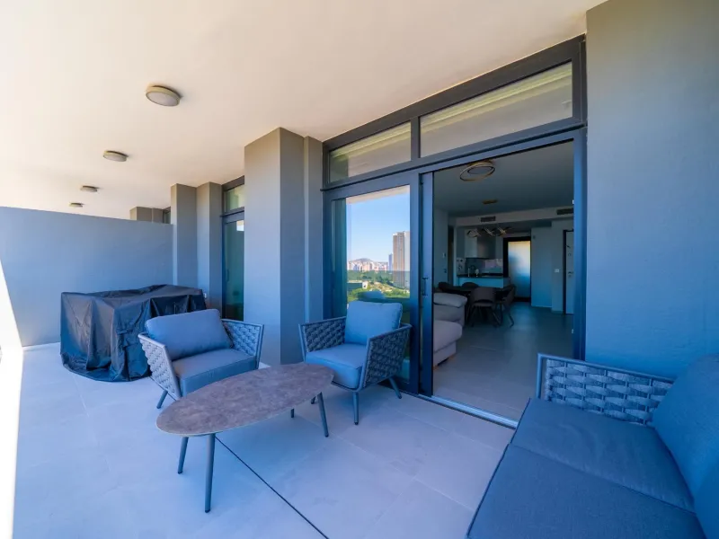 Spacious 2-Bedroom Apartment in the Eagle Tower Complex