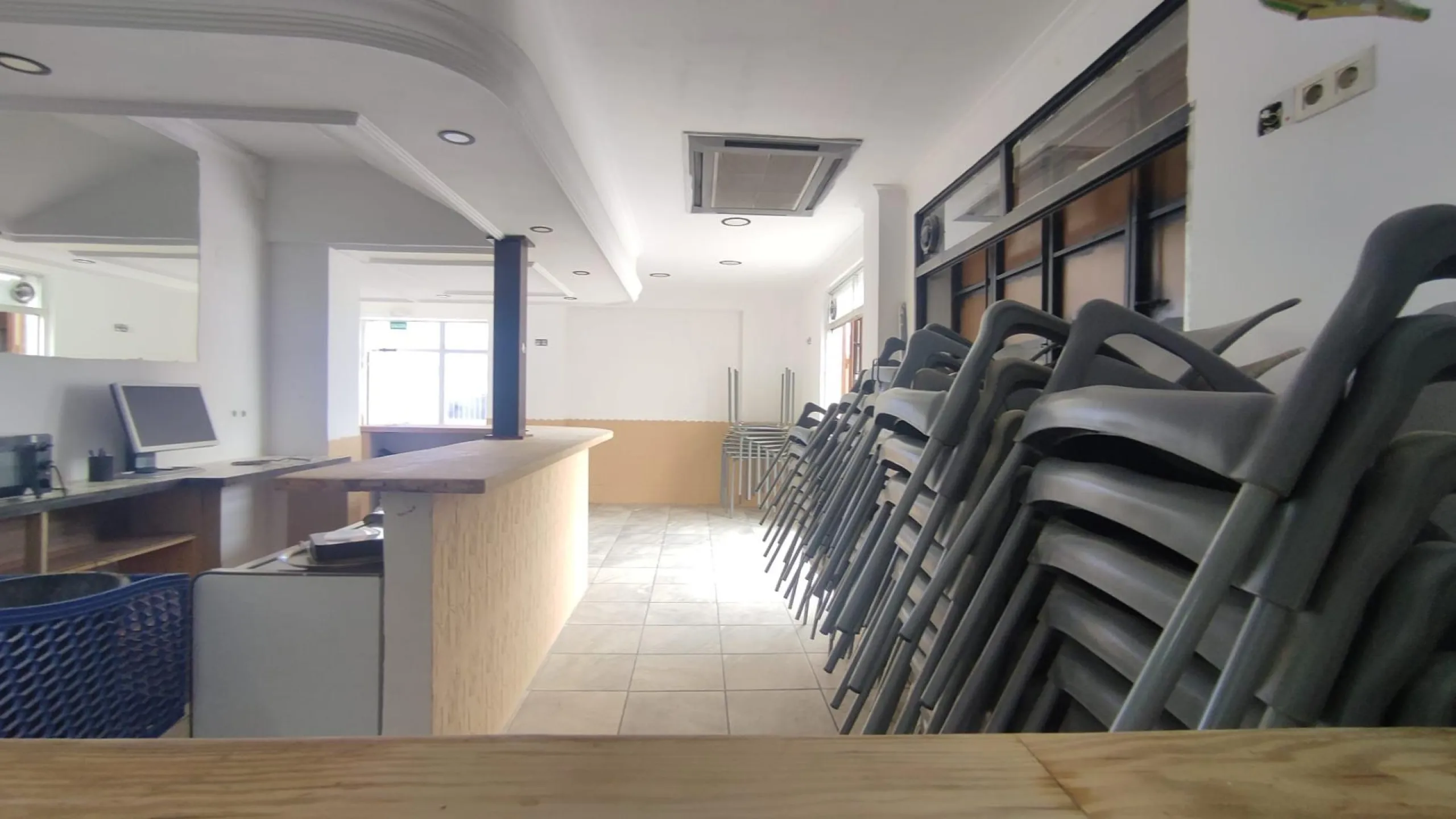 Bar - restaurant with licence in San Gabriel Alicante