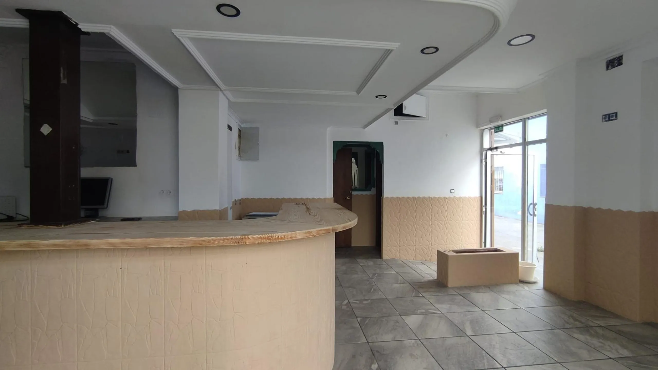 Bar - restaurant with licence in San Gabriel Alicante