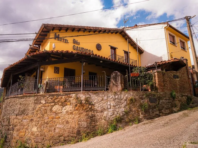 Hotel in Pola de Lena