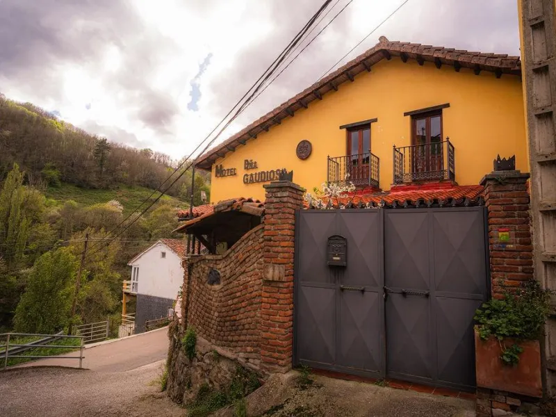 Hotel in Pola de Lena