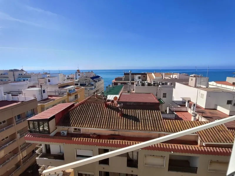 Espectacular Ático en Torrevieja con Vistas al Mar