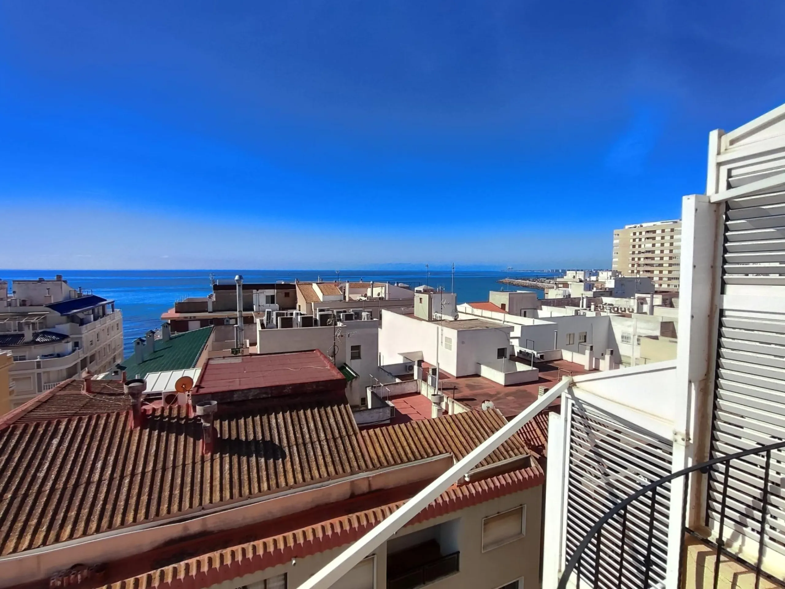 Espectacular Ático en Torrevieja con Vistas al Mar