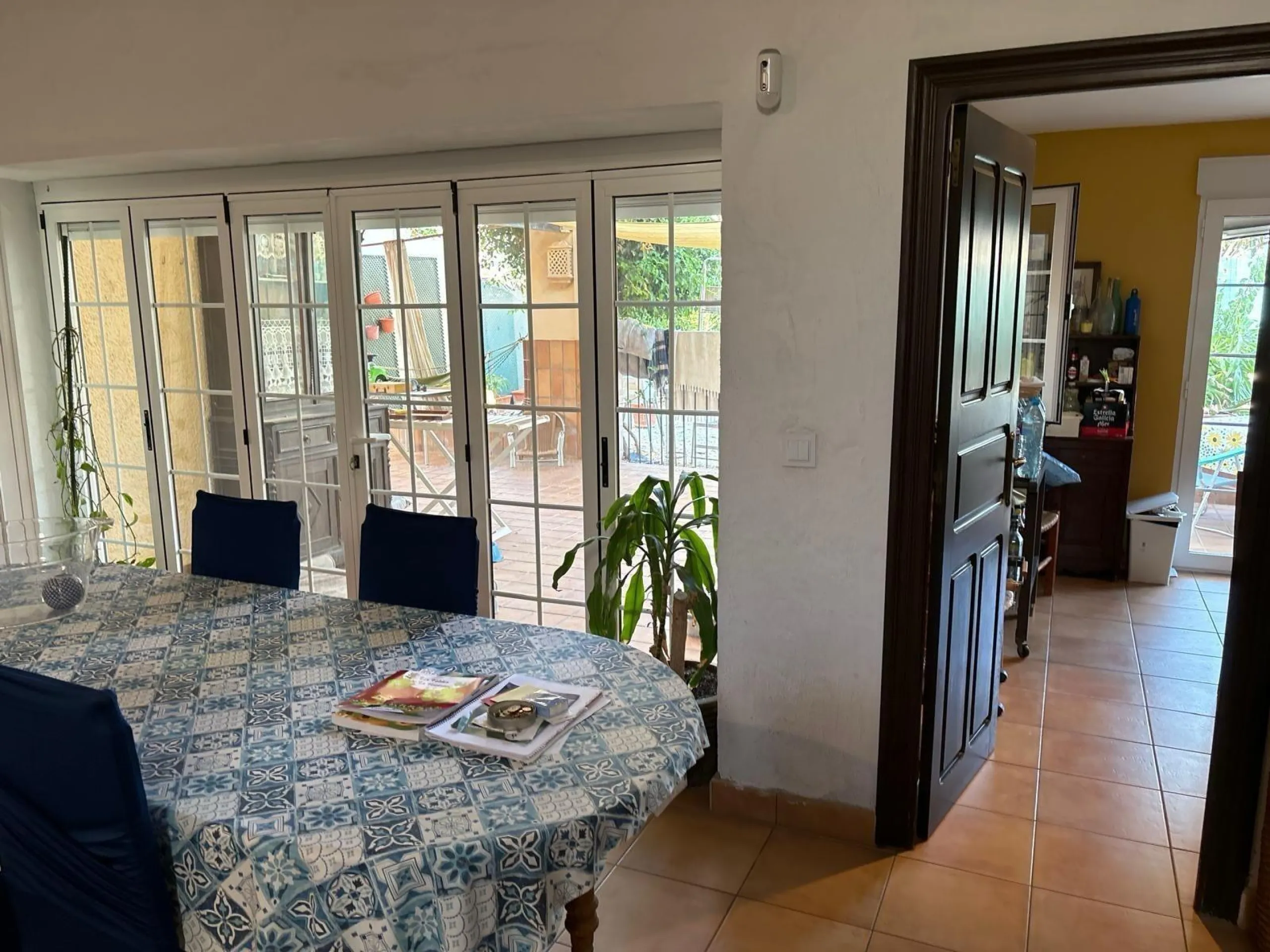 VILLA ESTILO MEDITERRANEO CON PISCINA PRIVADA. 4 DORM. 4 BAÑOS. CON PARCELO DE 900 M2.