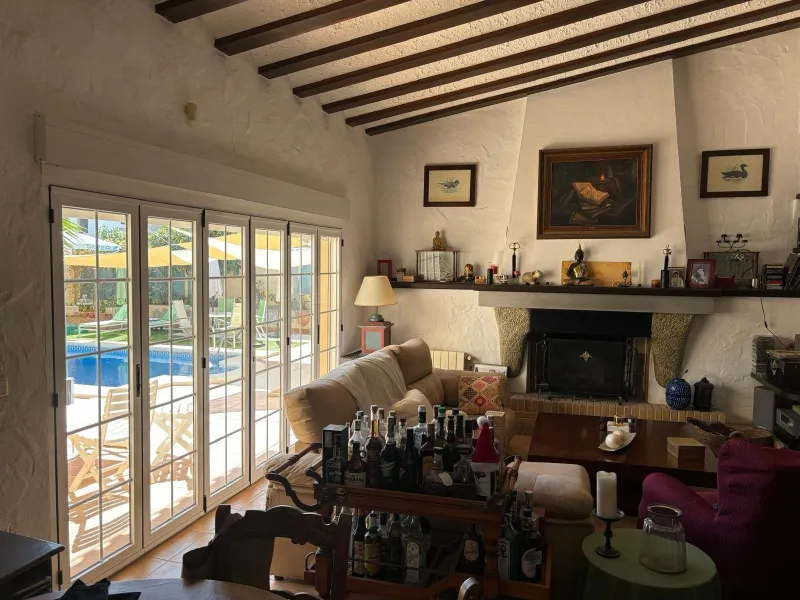VILLA ESTILO MEDITERRANEO CON PISCINA PRIVADA. 4 DORM. 4 BAÑOS. CON PARCELO DE 900 M2.