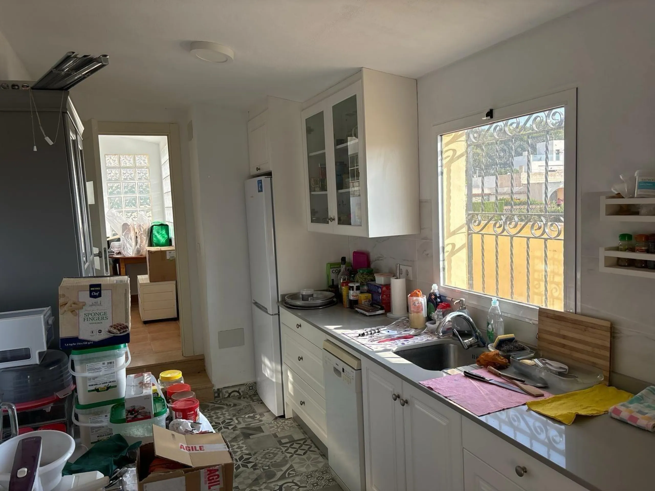 VILLA ESTILO MEDITERRANEO CON PISCINA PRIVADA. 4 DORM. 4 BAÑOS. CON PARCELO DE 900 M2.
