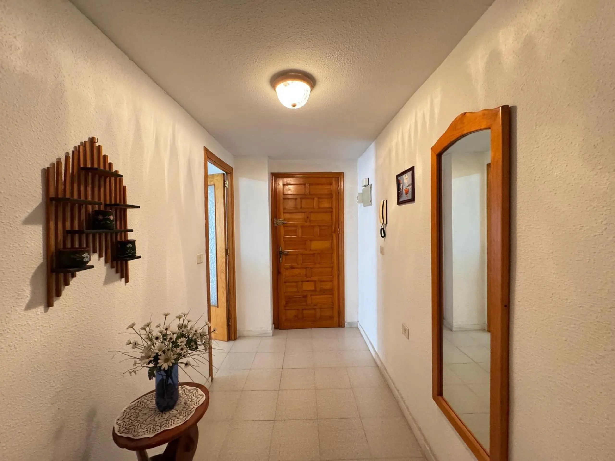 AMPLIO APARTAMENTO DE 99 M2 A 350 METROS DE PLAYA DEL CURA. 2 DORM. 1 BAÑO.