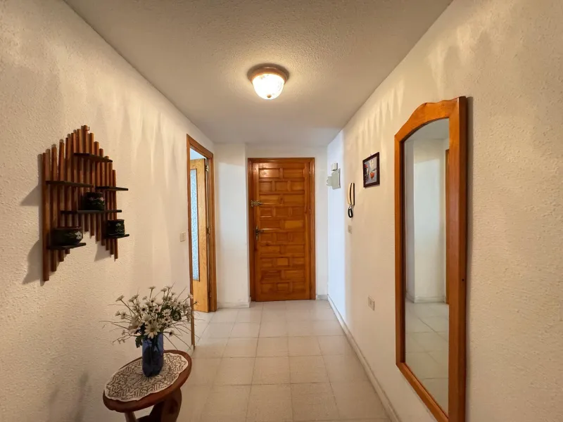 AMPLIO APARTAMENTO DE 99 M2 A 350 METROS DE PLAYA DEL CURA. 2 DORM. 1 BAÑO.