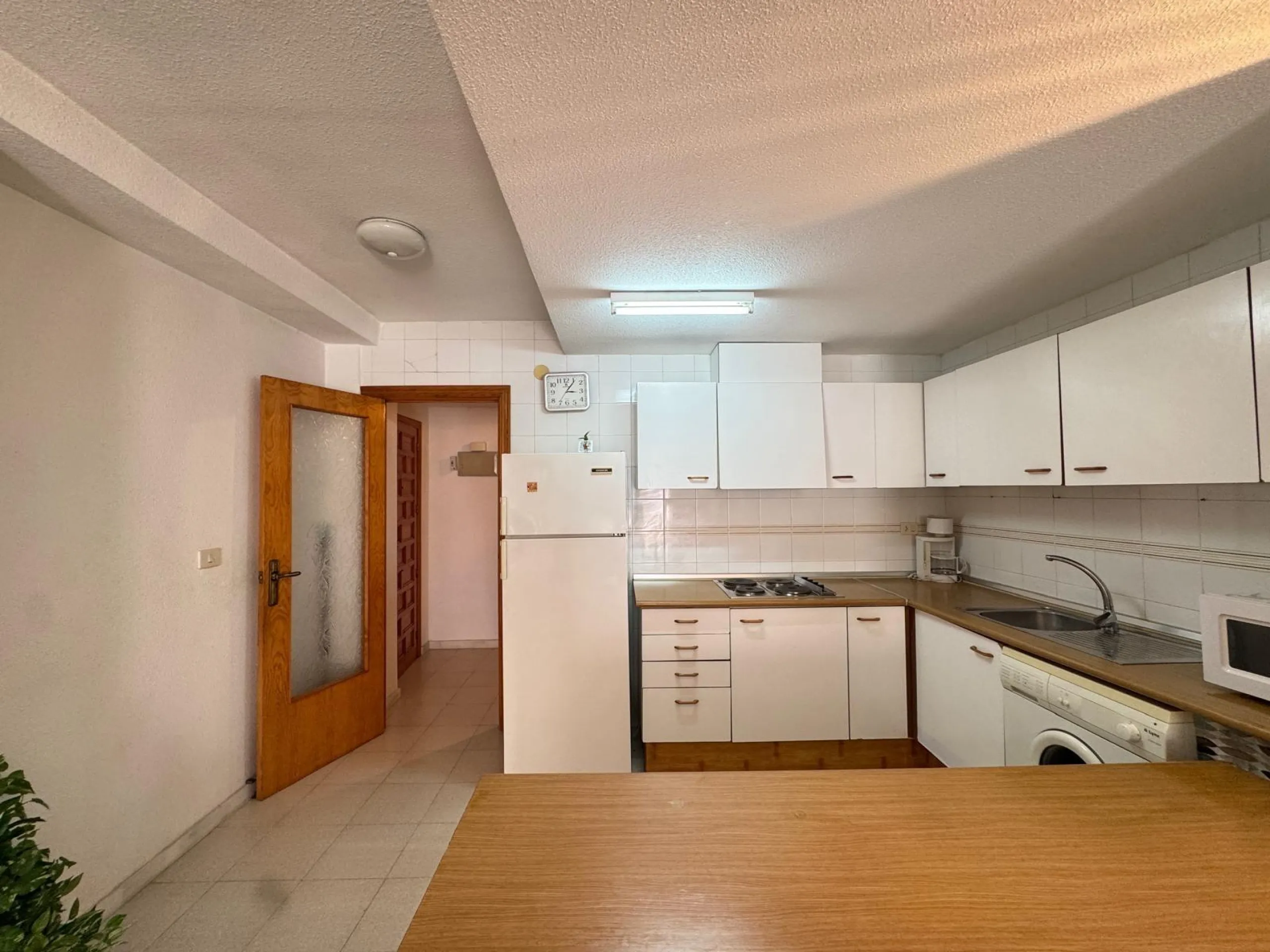 AMPLIO APARTAMENTO DE 99 M2 A 350 METROS DE PLAYA DEL CURA. 2 DORM. 1 BAÑO.
