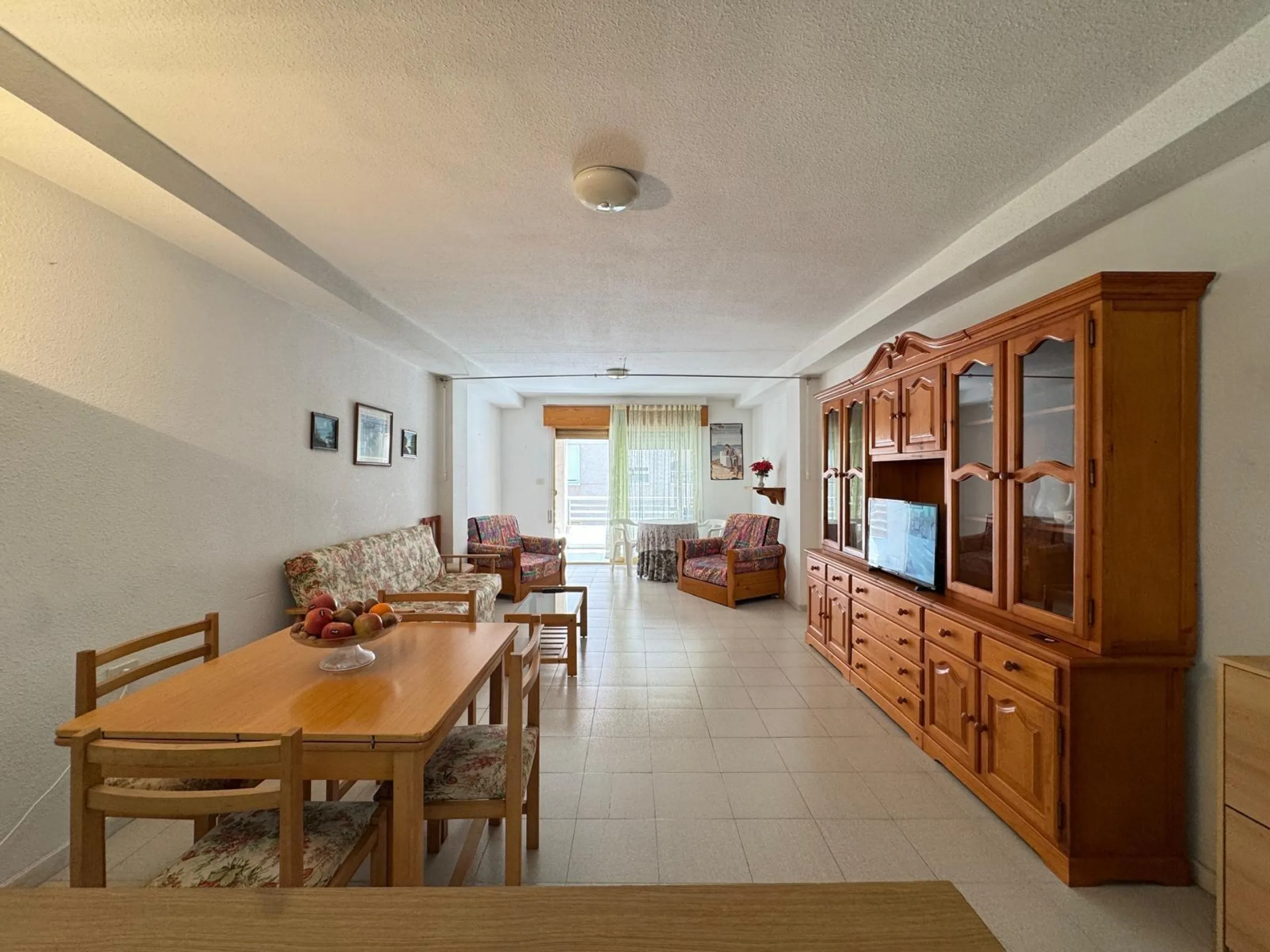 AMPLIO APARTAMENTO DE 99 M2 A 350 METROS DE PLAYA DEL CURA. 2 DORM. 1 BAÑO.