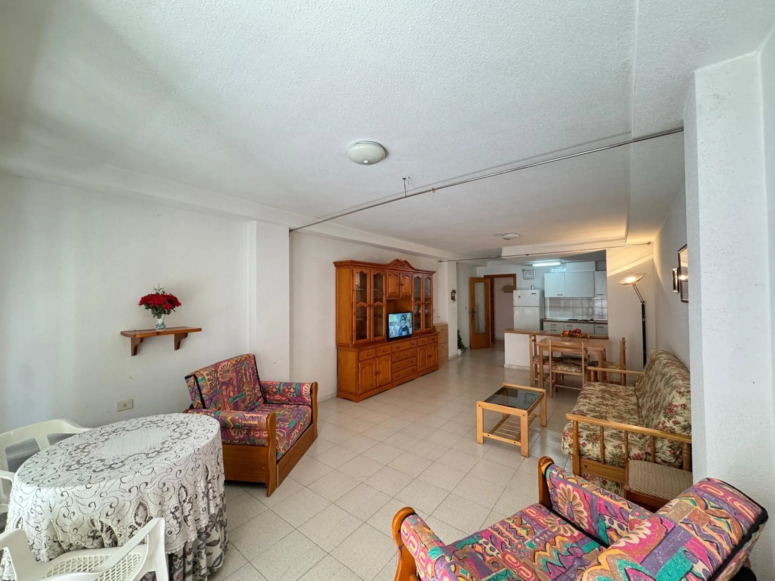 AMPLIO APARTAMENTO DE 99 M2 A 350 METROS DE PLAYA DEL CURA. 2 DORM. 1 BAÑO.