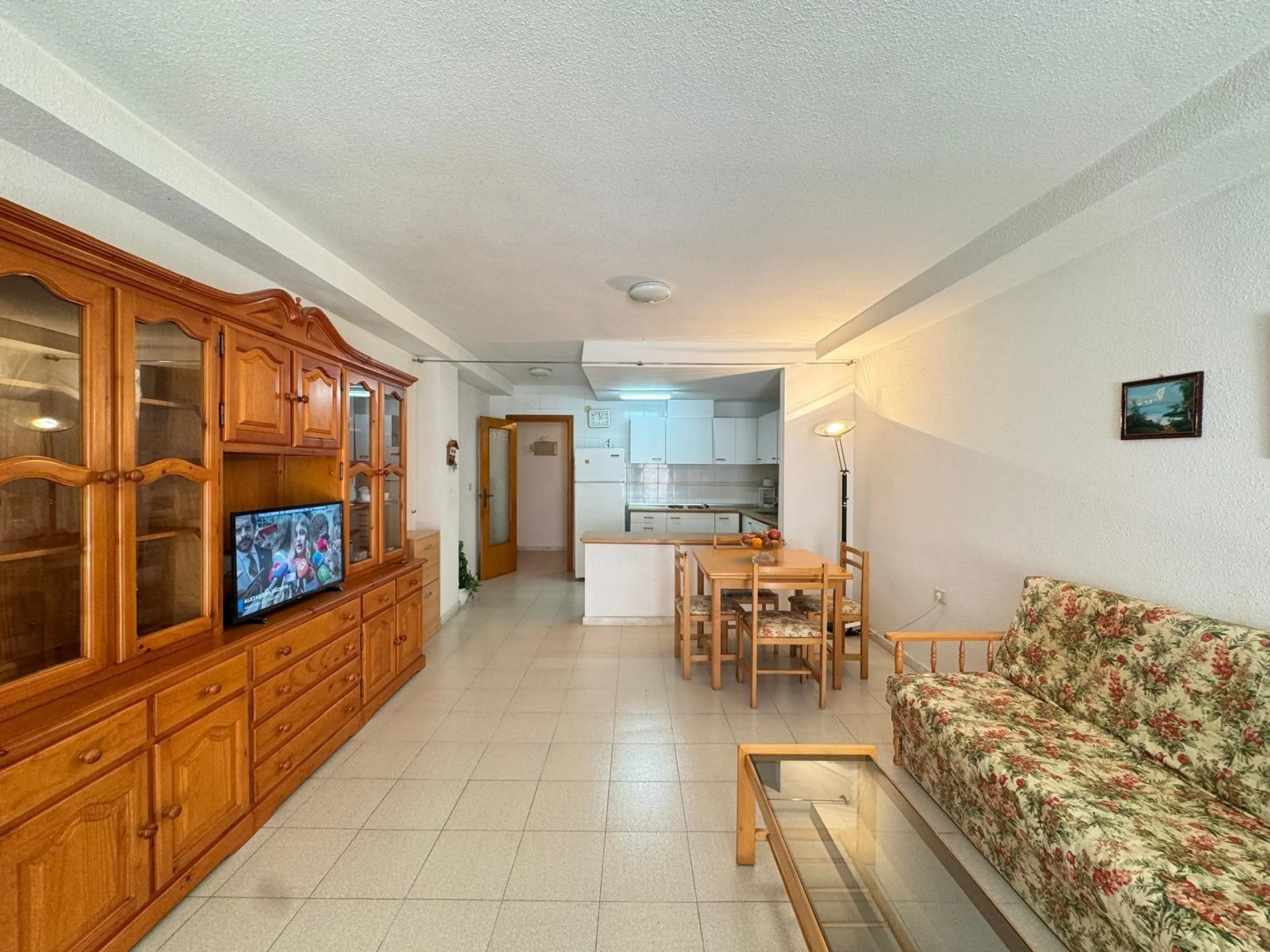 AMPLIO APARTAMENTO DE 99 M2 A 350 METROS DE PLAYA DEL CURA. 2 DORM. 1 BAÑO.