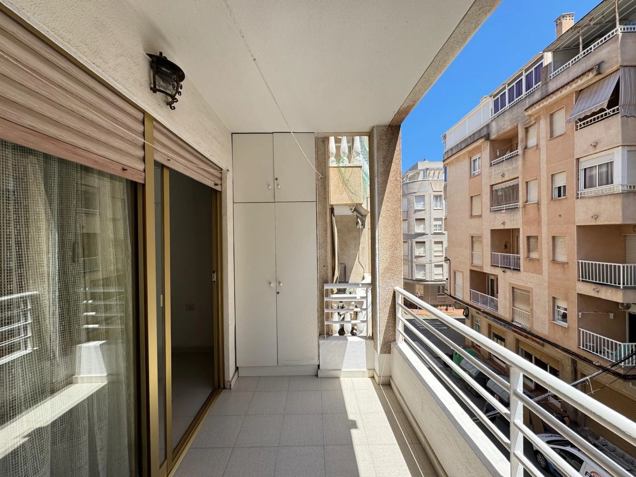 AMPLIO APARTAMENTO DE 99 M2 A 350 METROS DE PLAYA DEL CURA. 2 DORM. 1 BAÑO.