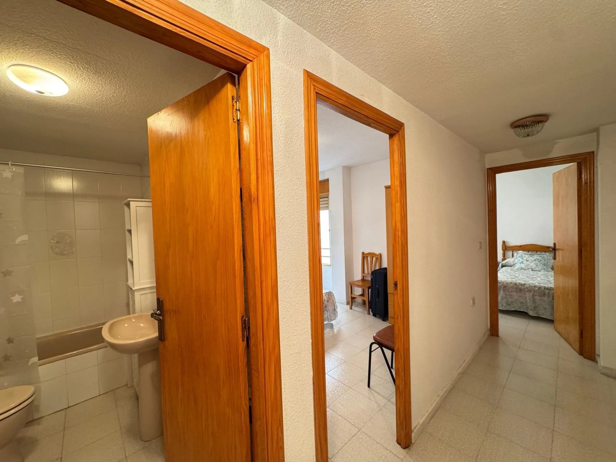 AMPLIO APARTAMENTO DE 99 M2 A 350 METROS DE PLAYA DEL CURA. 2 DORM. 1 BAÑO.