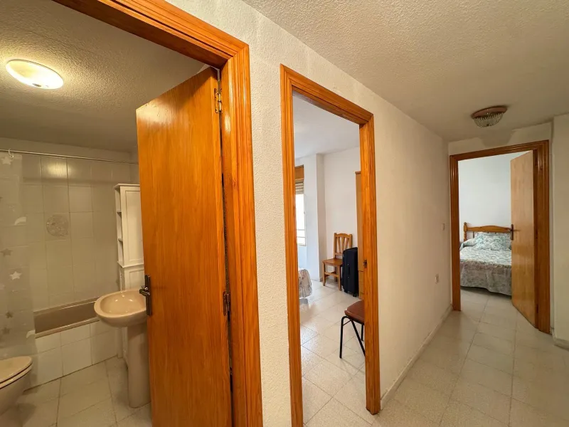 AMPLIO APARTAMENTO DE 99 M2 A 350 METROS DE PLAYA DEL CURA. 2 DORM. 1 BAÑO.