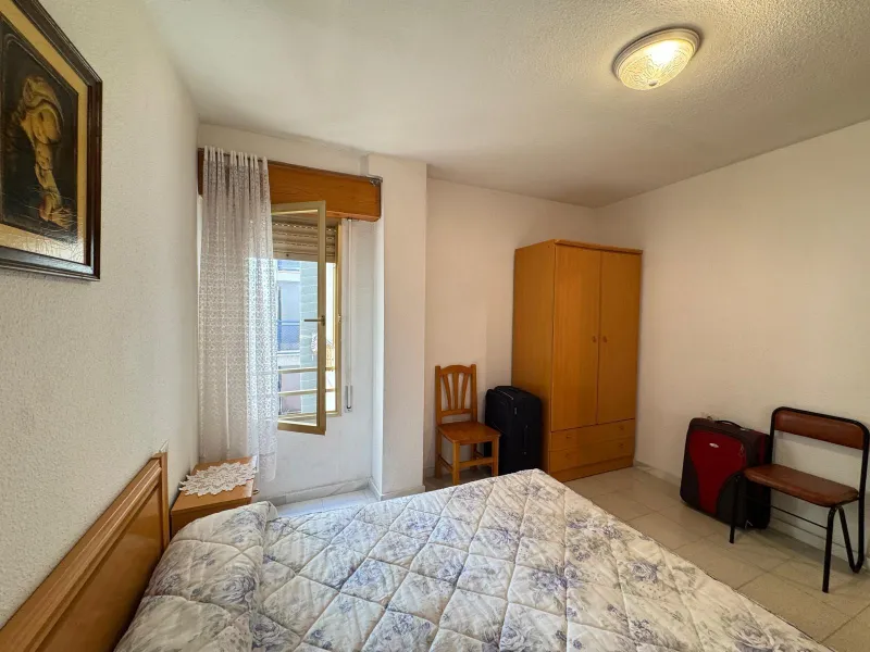AMPLIO APARTAMENTO DE 99 M2 A 350 METROS DE PLAYA DEL CURA. 2 DORM. 1 BAÑO.