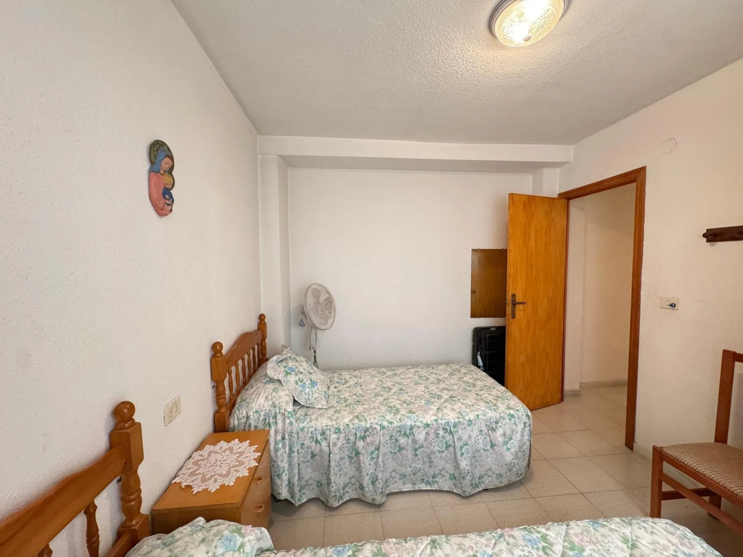 AMPLIO APARTAMENTO DE 99 M2 A 350 METROS DE PLAYA DEL CURA. 2 DORM. 1 BAÑO.