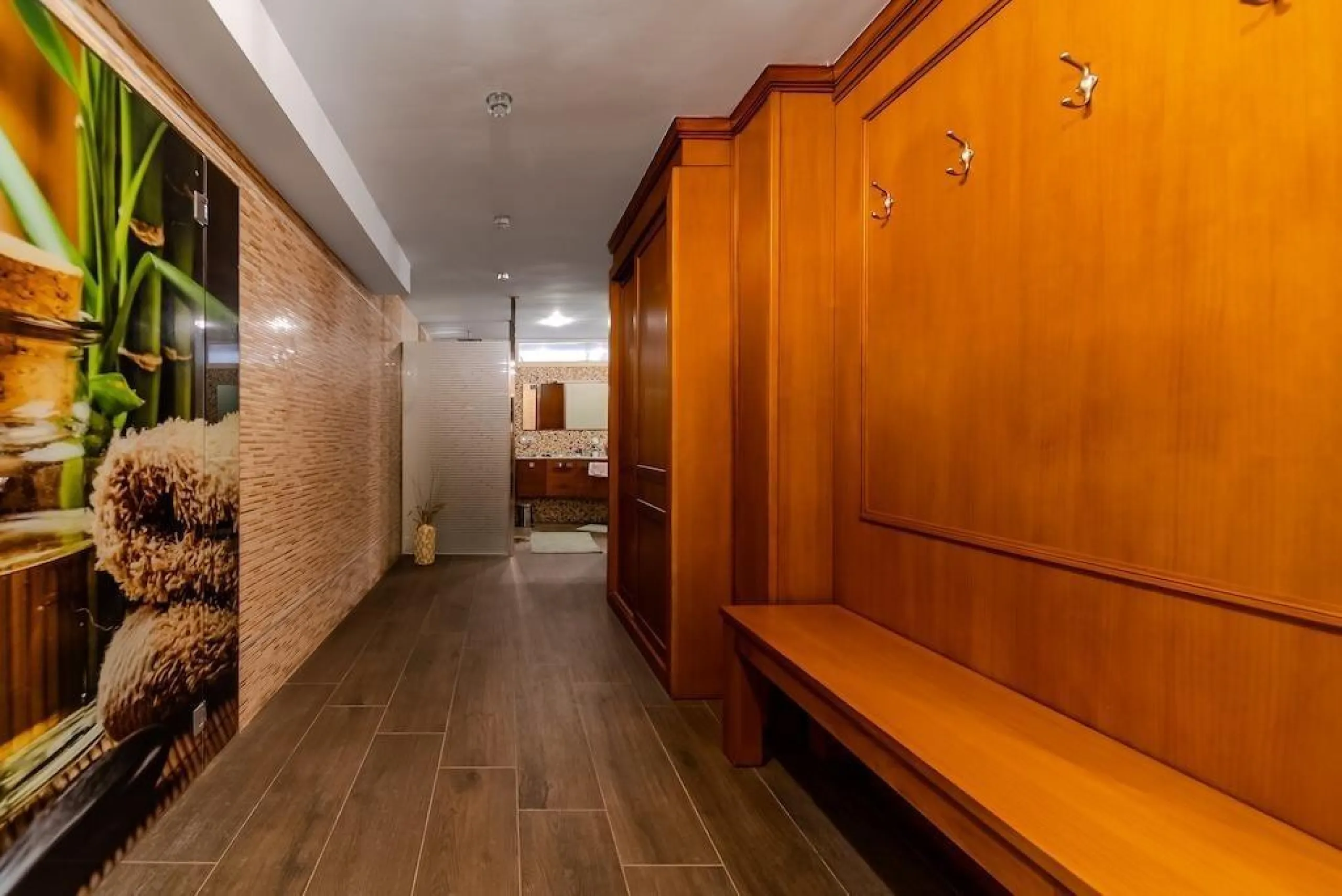 VILLA DE LUJO A 300 METROS DE PLAYA DE LA MATA. 5 DORM. 4 BAÑOS. SUPERFICIE 438 M2. PARCELA 790 M2.