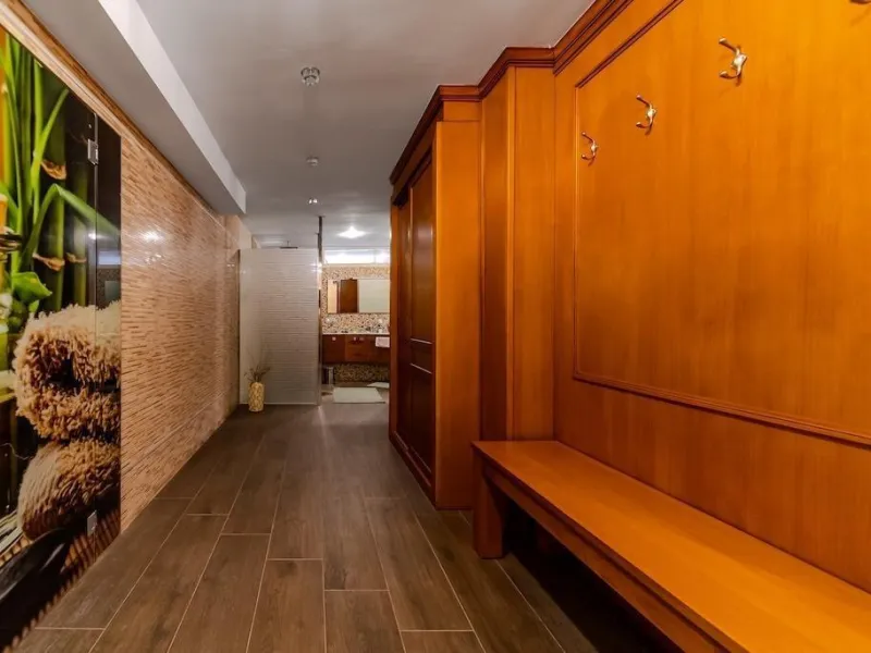 VILLA DE LUJO A 300 METROS DE PLAYA DE LA MATA. 5 DORM. 4 BAÑOS. SUPERFICIE 438 M2. PARCELA 790 M2.