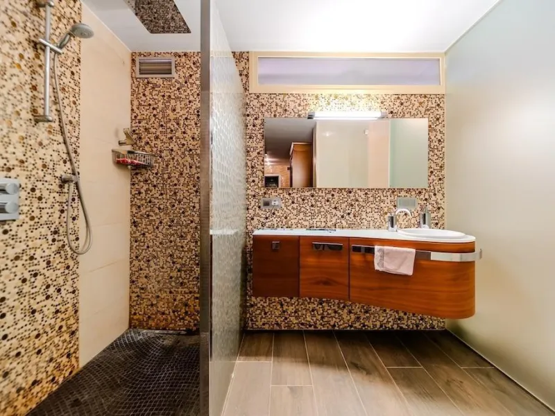 VILLA DE LUJO A 300 METROS DE PLAYA DE LA MATA. 5 DORM. 4 BAÑOS. SUPERFICIE 438 M2. PARCELA 790 M2.
