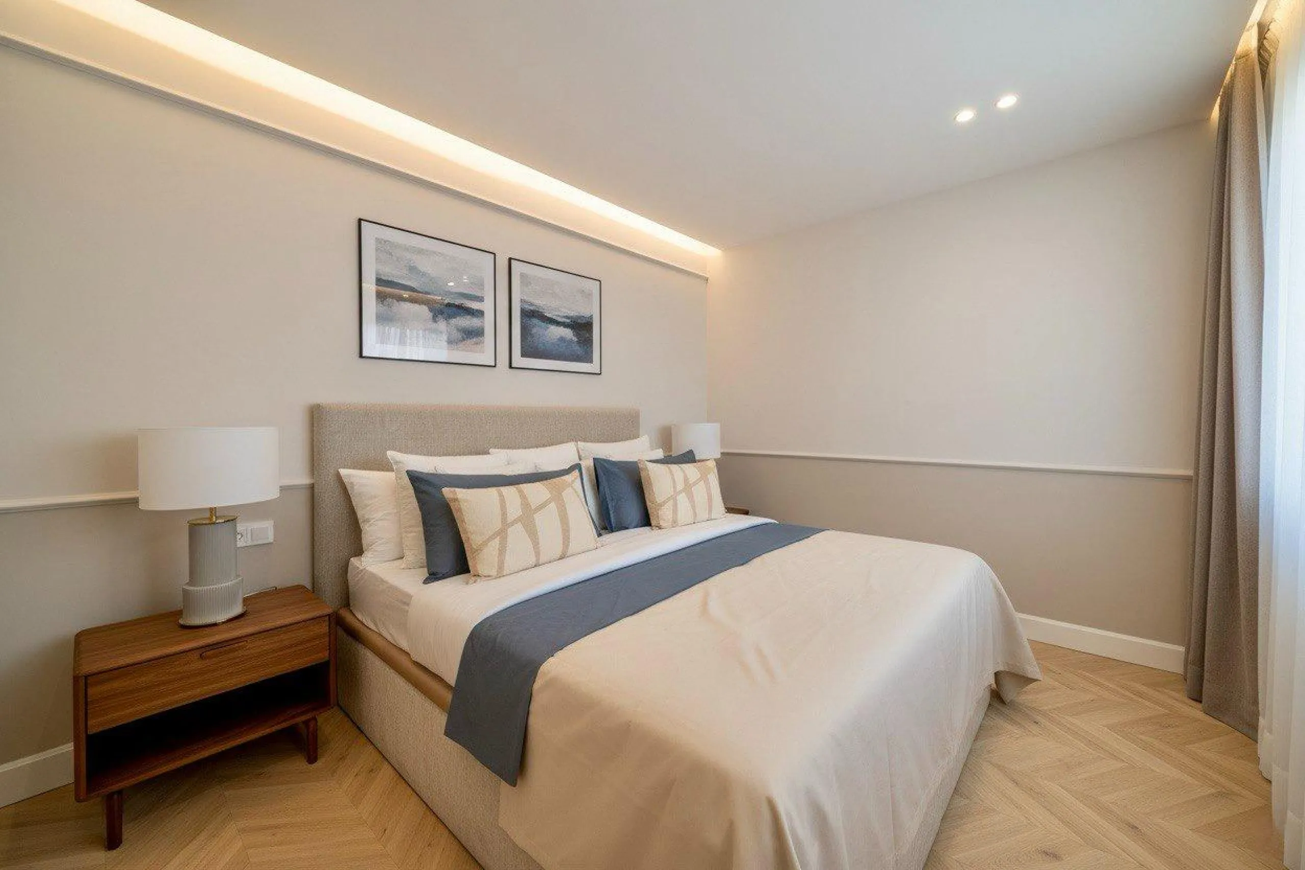 Luxury Residence with Private Sauna and Lounge Bar in Chueca, Madrid