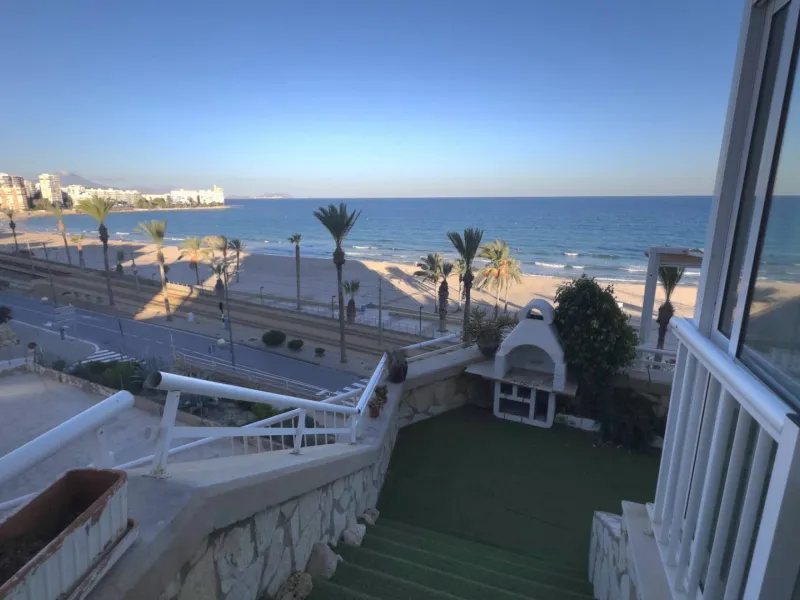 Piso en Primera Línea de Playa Muchavista, El Campello