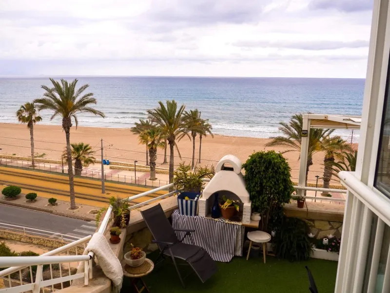 Piso en Primera Línea de Playa Muchavista, El Campello
