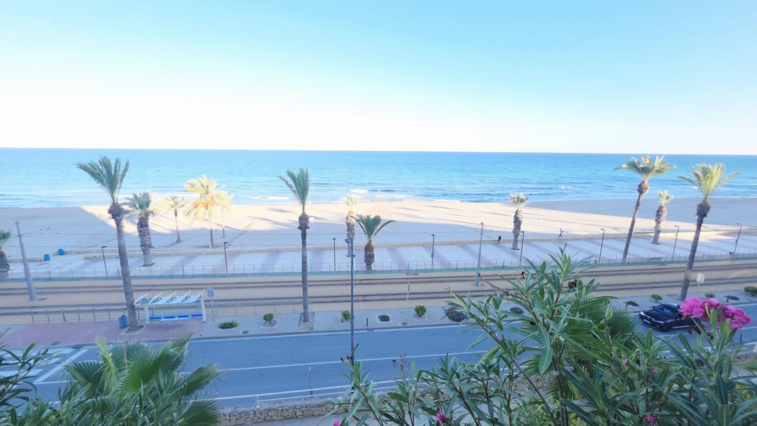 Piso en Primera Línea de Playa Muchavista, El Campello