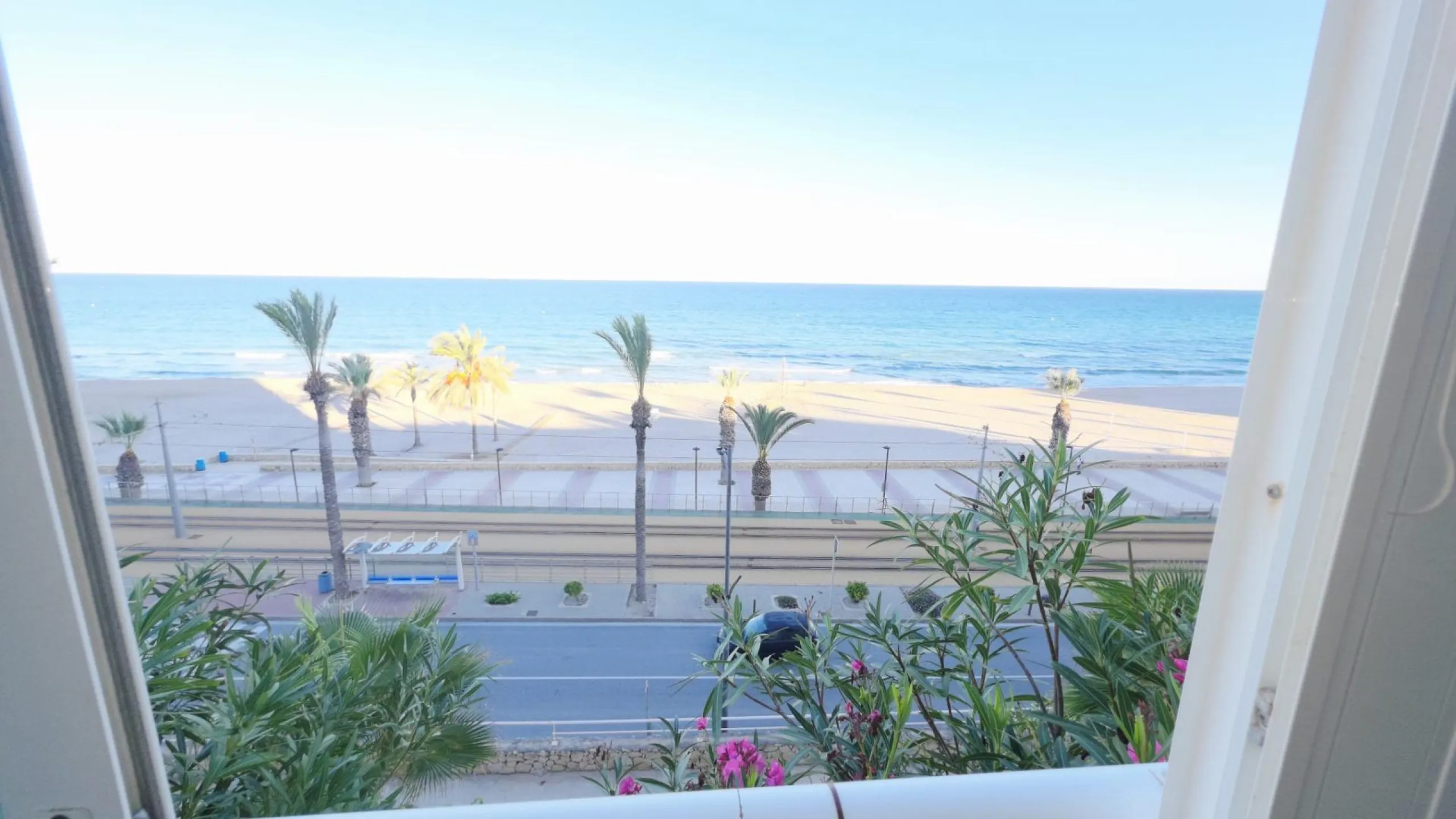 Piso en Primera Línea de Playa Muchavista, El Campello