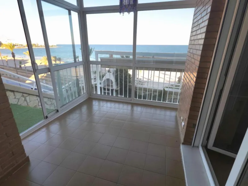 Piso en Primera Línea de Playa Muchavista, El Campello