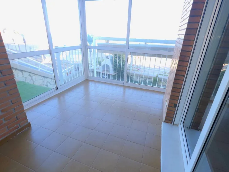 Piso en Primera Línea de Playa Muchavista, El Campello