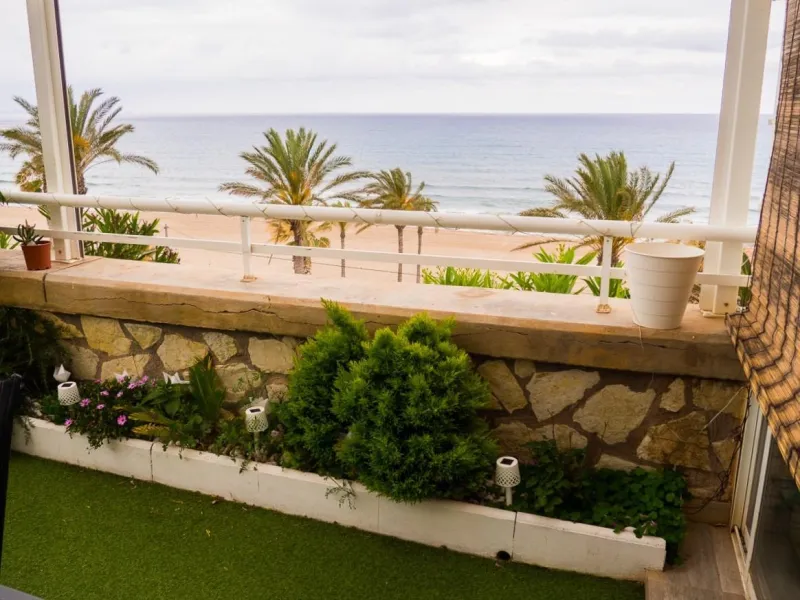 Piso en Primera Línea de Playa Muchavista, El Campello