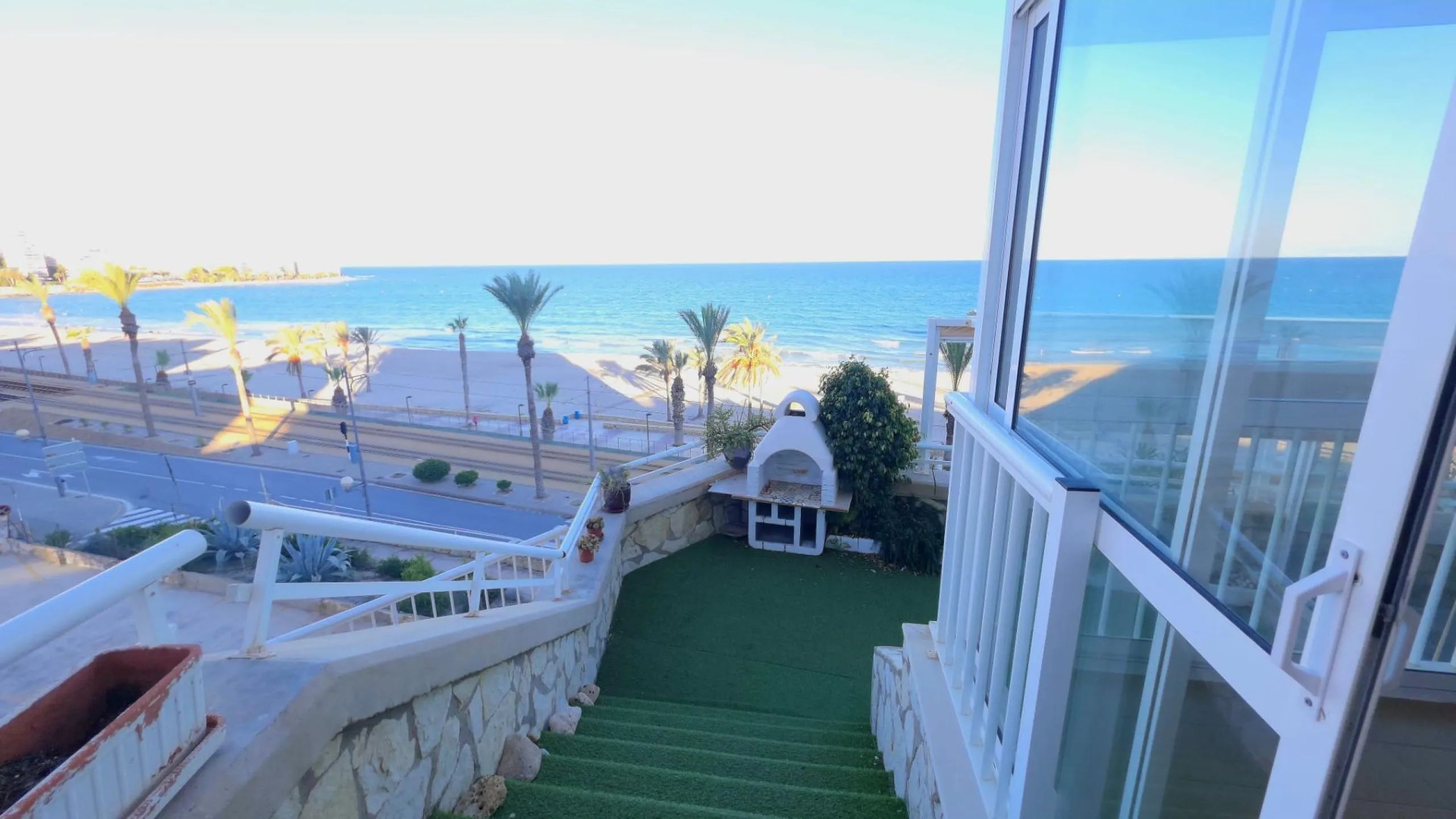 Piso en Primera Línea de Playa Muchavista, El Campello