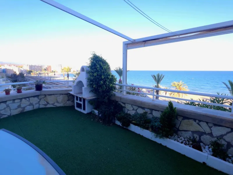 Piso en Primera Línea de Playa Muchavista, El Campello
