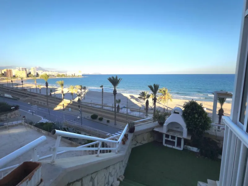 Piso en Primera Línea de Playa Muchavista, El Campello