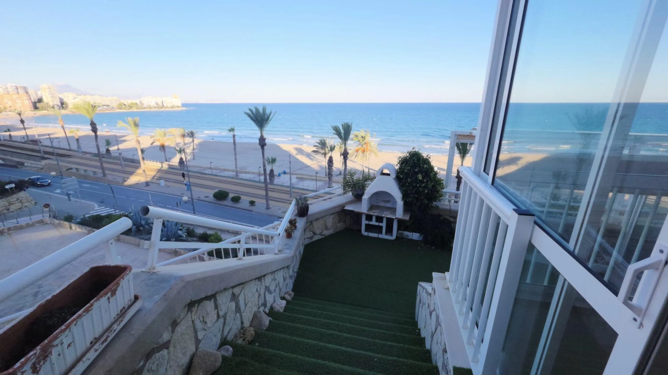 Piso en Primera Línea de Playa Muchavista, El Campello