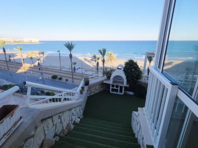 Piso en Primera Línea de Playa Muchavista, El Campello