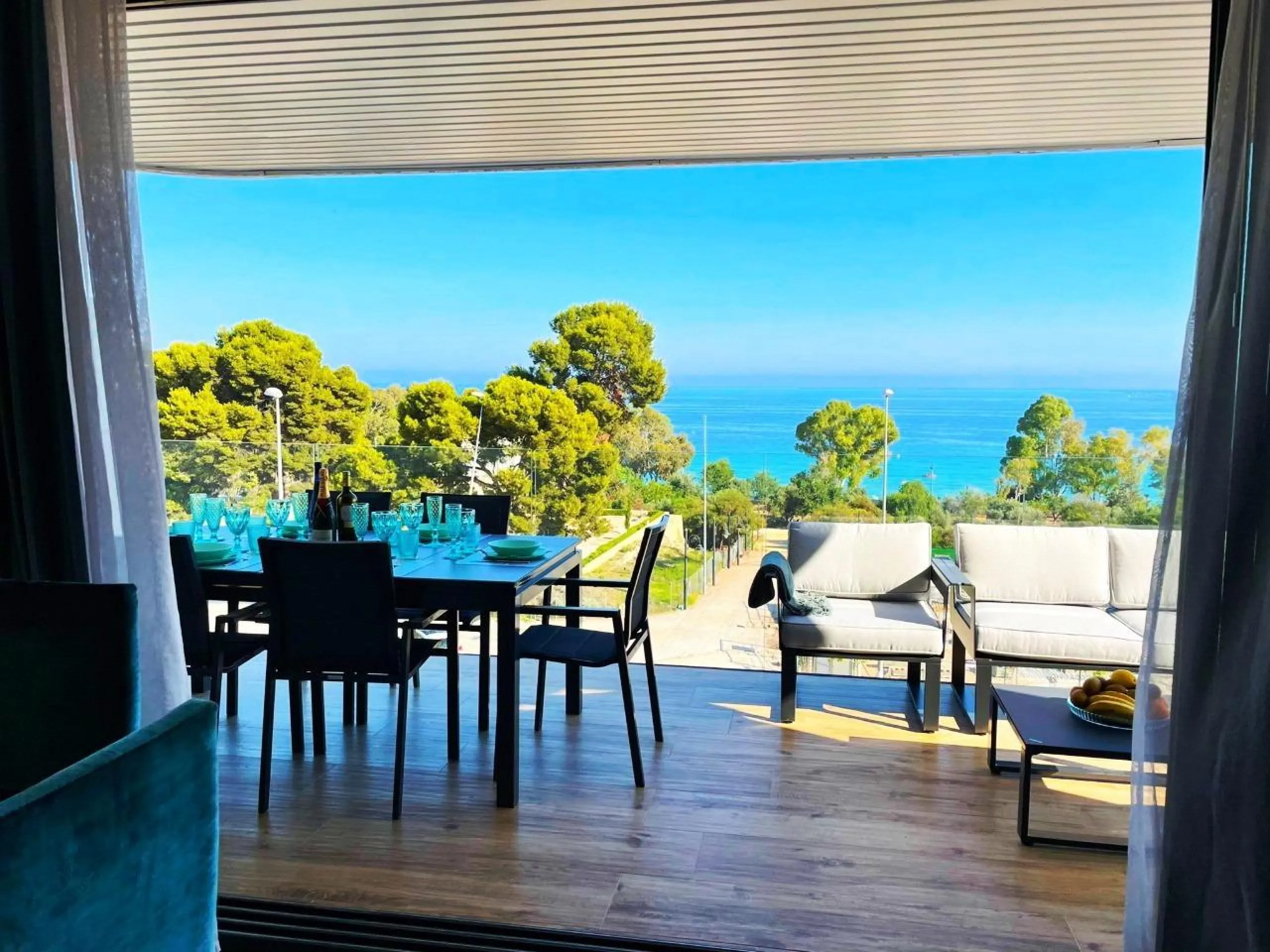 Modernos apartamentos nuevos en la orilla del mar Mediterráneo 🏖️