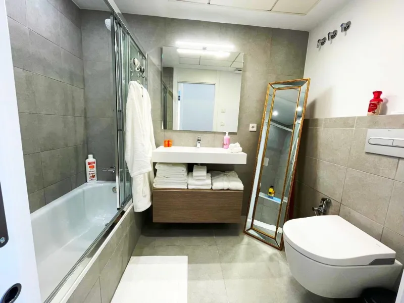 Modernos apartamentos nuevos en la orilla del mar Mediterráneo 🏖️
