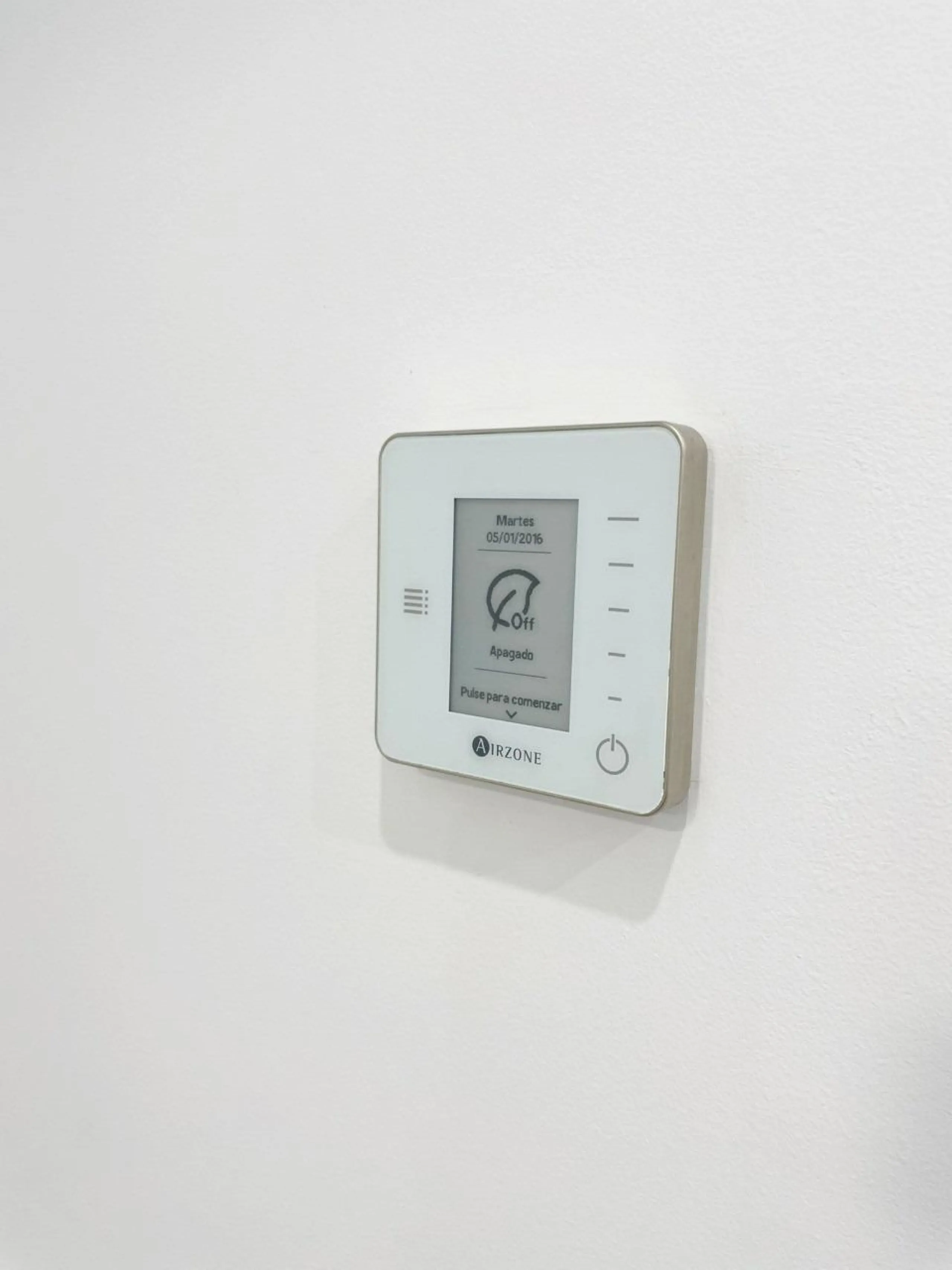 Modernos apartamentos nuevos en la orilla del mar Mediterráneo 🏖️
